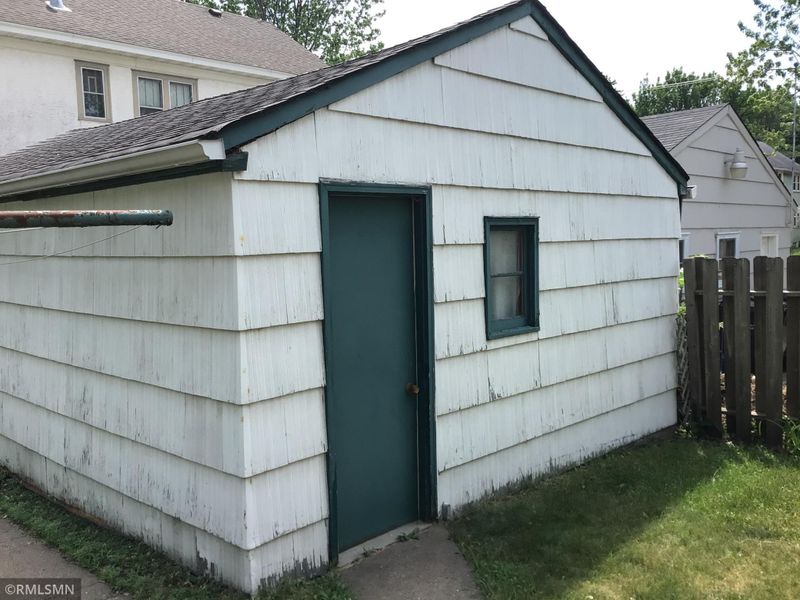 334 16th Ave NE, Minneapolis, MN 55413