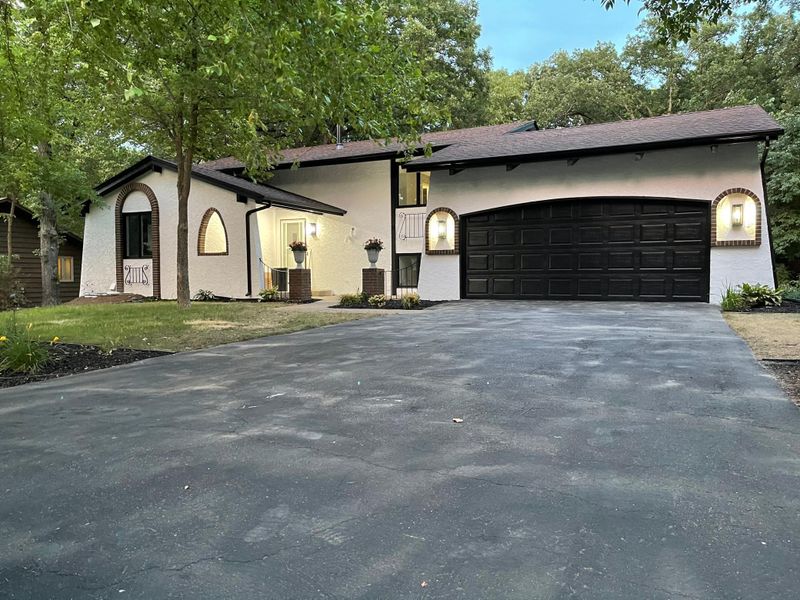 12911 Overlook Rd, Dayton, MN 55327