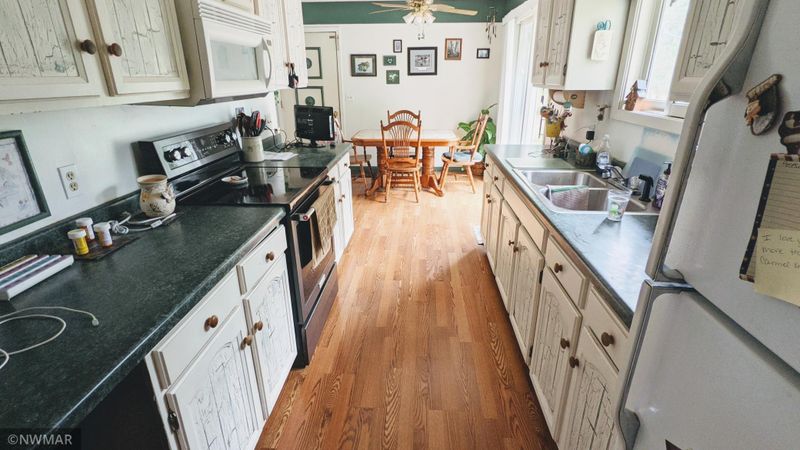 132 Pine Grove St SW, Bemidji, MN 56601