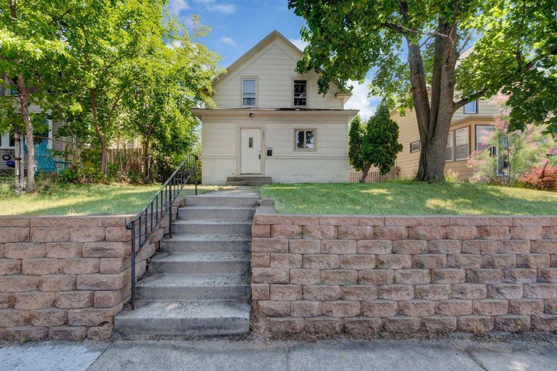 3833 4th Ave S, Minneapolis, MN 55409