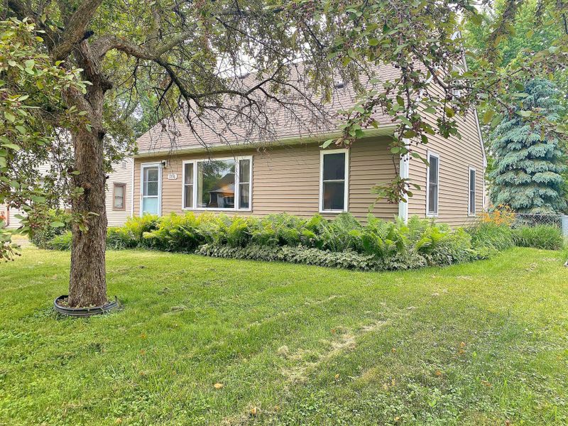 1891 Barclay St, Maplewood, MN 55109