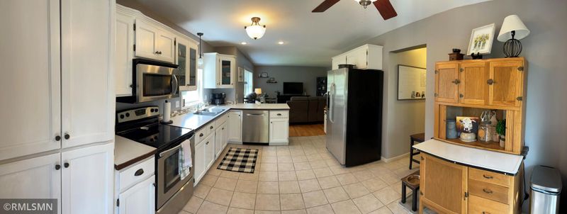 1011 Stein Dr, Waconia, MN 55387