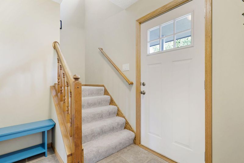 852 Northview Park Rd, Eagan, MN 55123