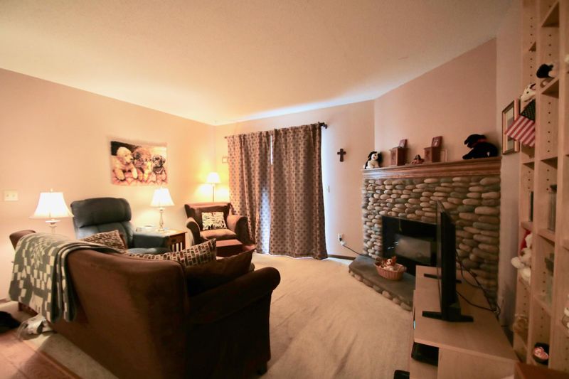 2296 Benson Ave #B, Saint Paul, MN 55116