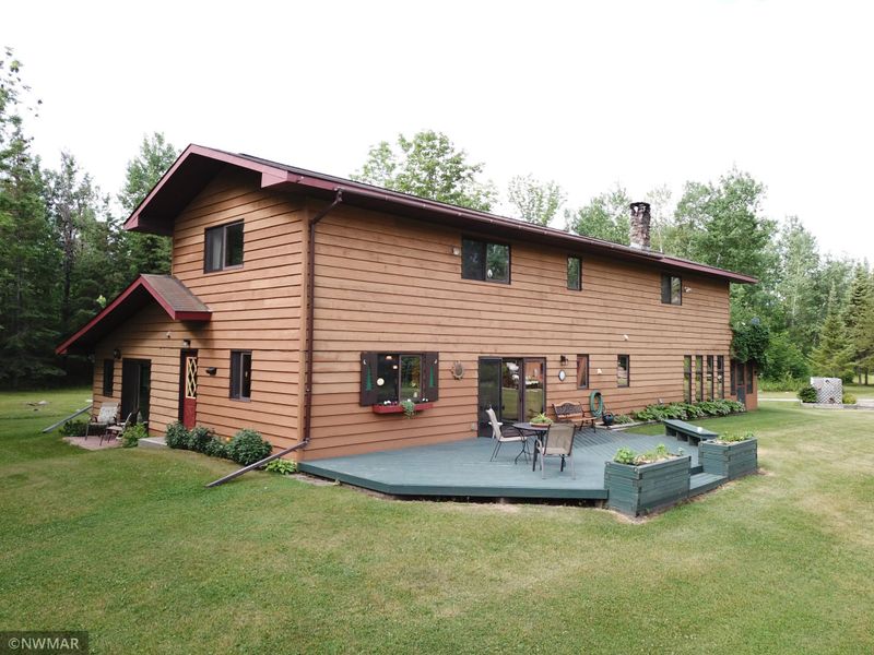 40506 575th Ave, Warroad, MN 56763