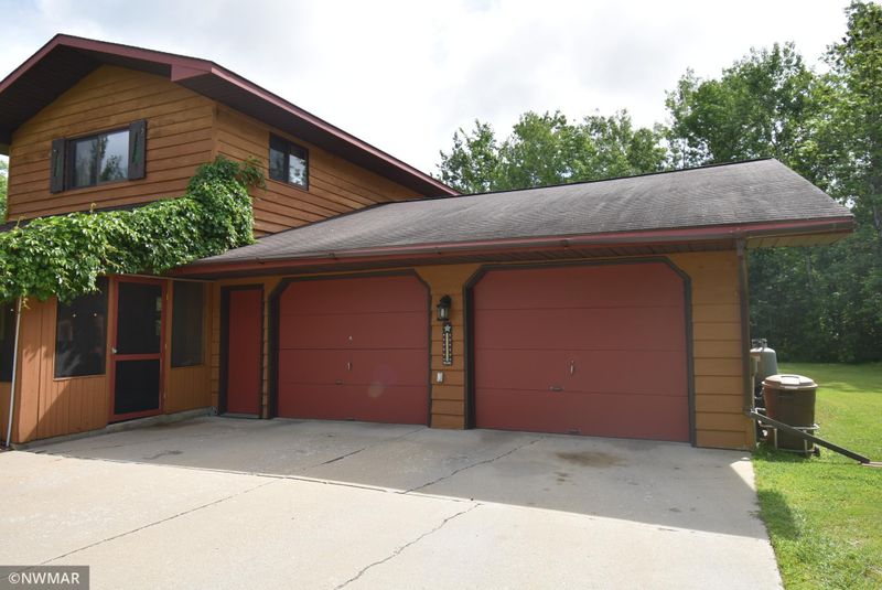 40506 575th Ave, Warroad, MN 56763