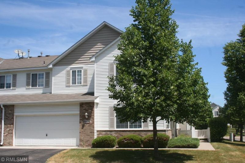 1732 Prescott Ct, Chaska, MN 55318