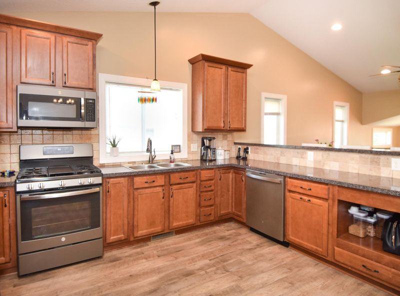 1624 Tarpan St, Shakopee, MN 55379