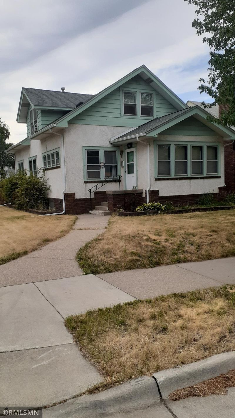 2901 Sheridan Ave N, Minneapolis, MN 55411