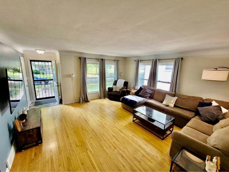 2513 13th Ave E, North Saint Paul, MN 55109