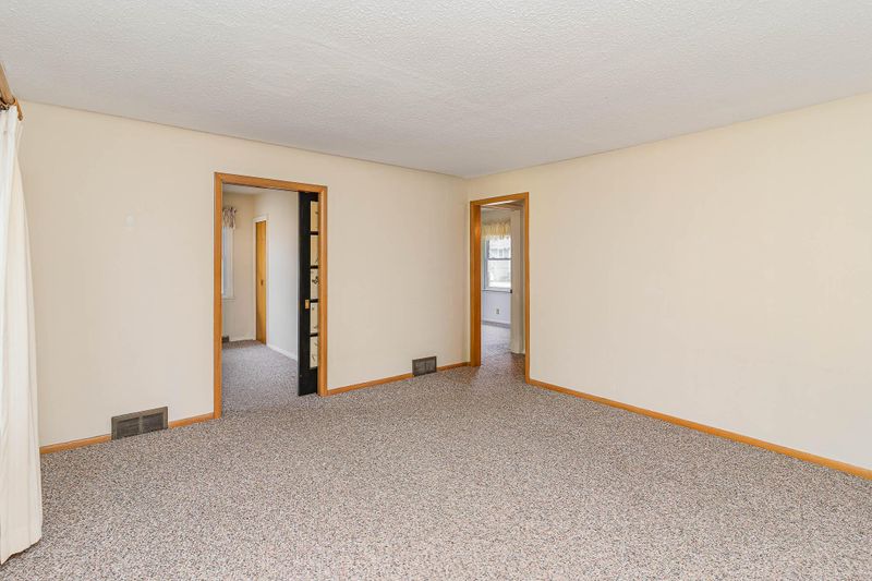 4179 Summit Ln, White Bear Lake, MN 55110