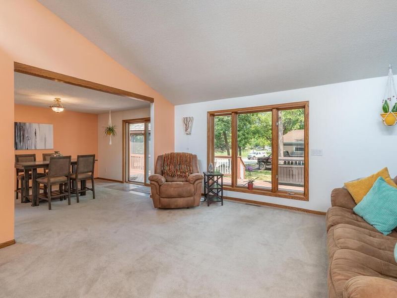 707 Forest Green Cir, New Prague, MN 56071