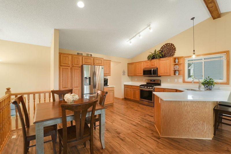 4402 Woodgate Cv, Eagan, MN 55122