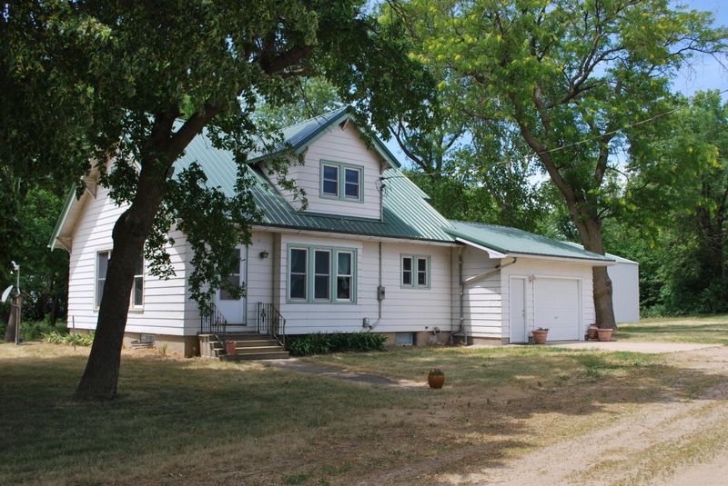 1374 70th St, Fairmont, MN 56031