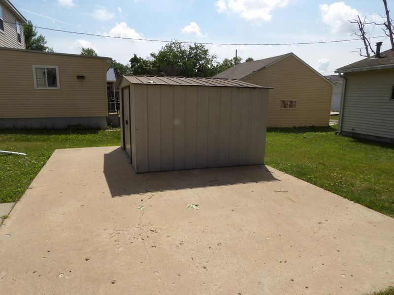 811 12th Ave NW, Austin, MN 55912
