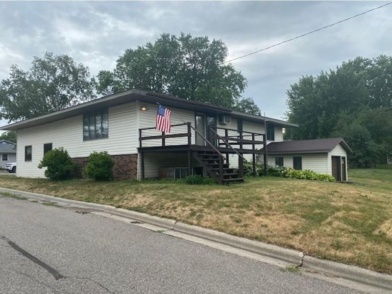 121 Douglas St, Evansville, MN 56326