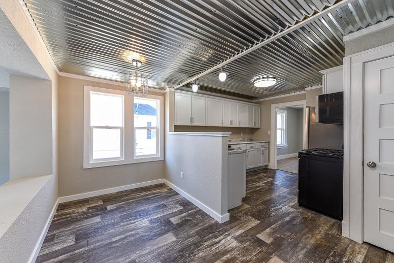 430 4th St NE, Staples, MN 56479