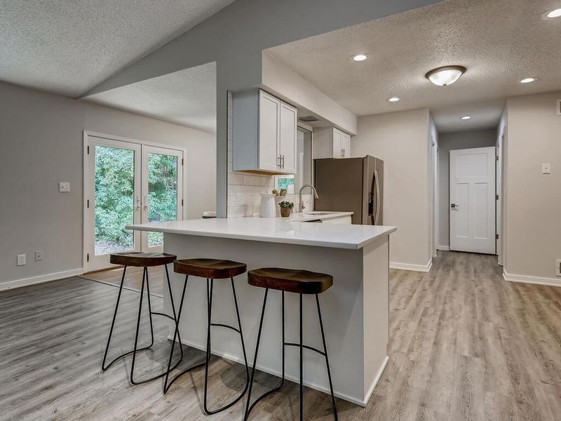 394 Cimarron Rd, Apple Valley, MN 55124
