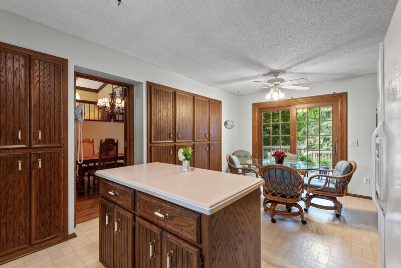 2810 Kimberly Ln N, Plymouth, MN 55447