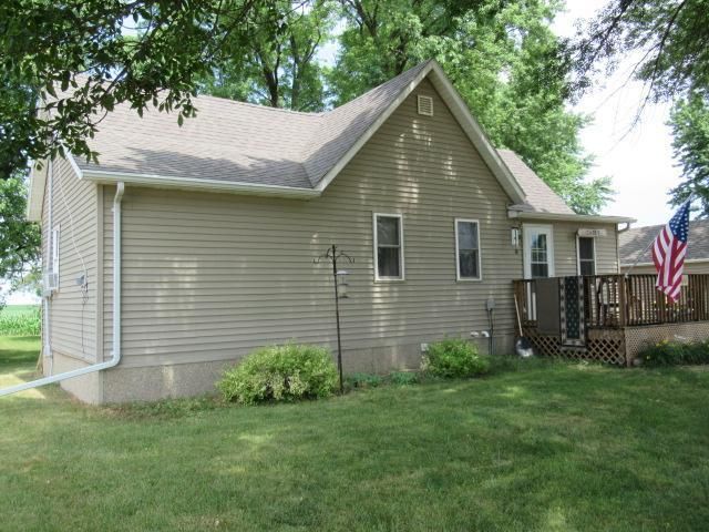 111 E John St, Sanborn, MN 56083