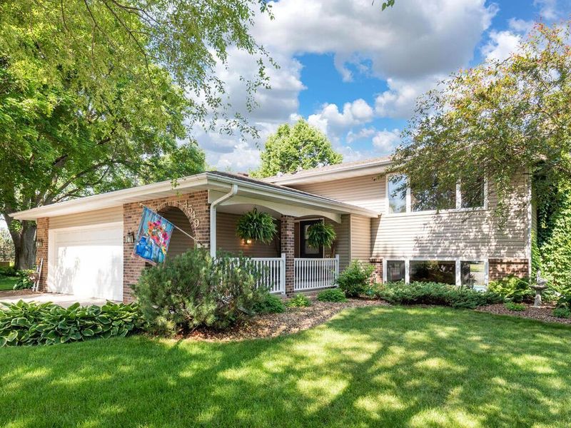 4549 149th Ct, Apple Valley, MN 55124