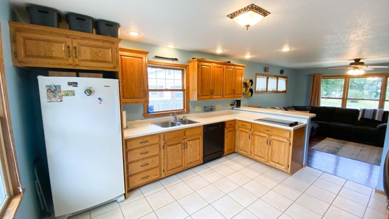 1833 S Shore Dr, Worthington, MN 56187