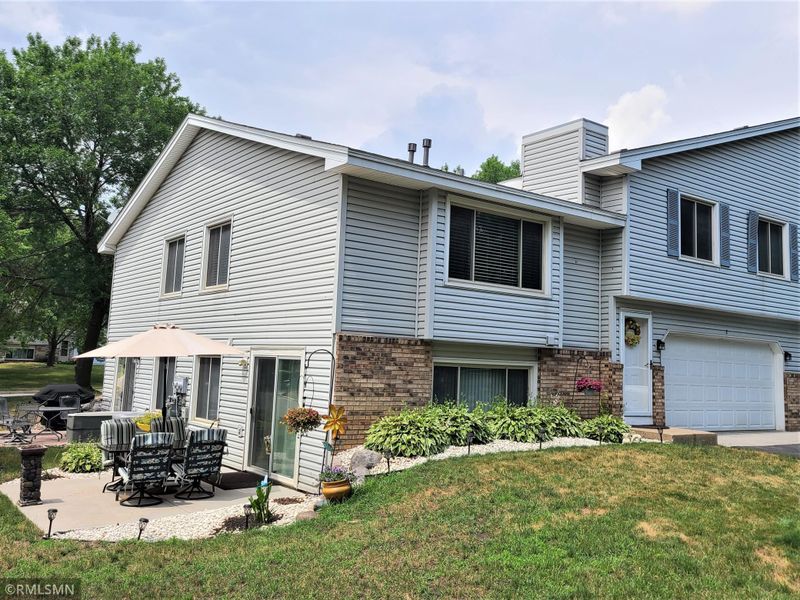 2 Maple Island Rd, Burnsville, MN 55306
