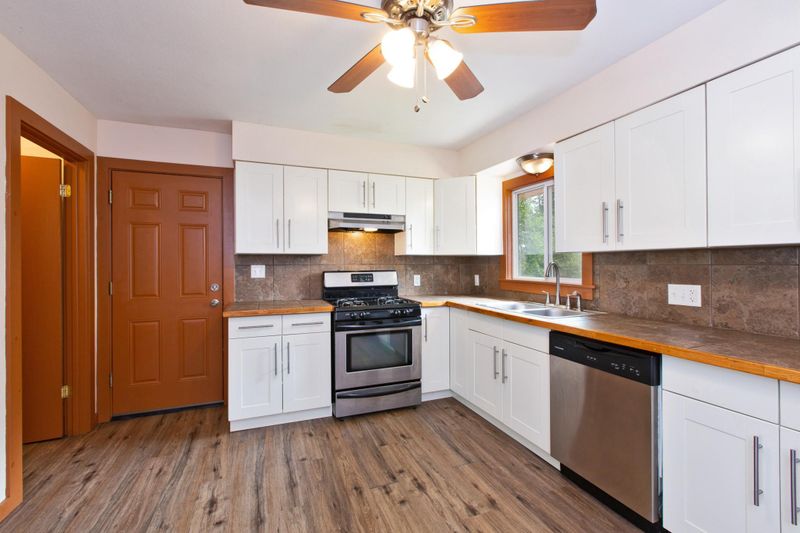 1460 Farrington St, Saint Paul, MN 55117