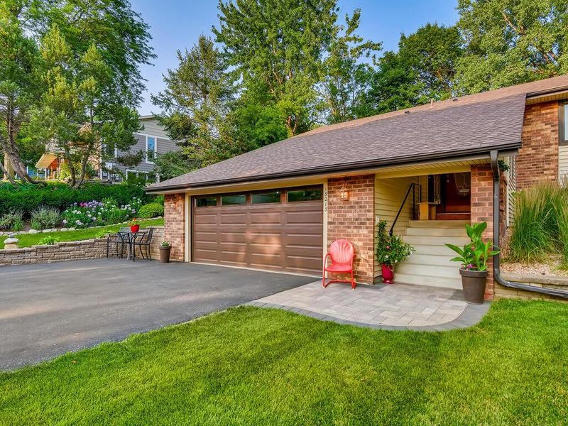 15213 Crystal Lake Ter, Burnsville, MN 55306