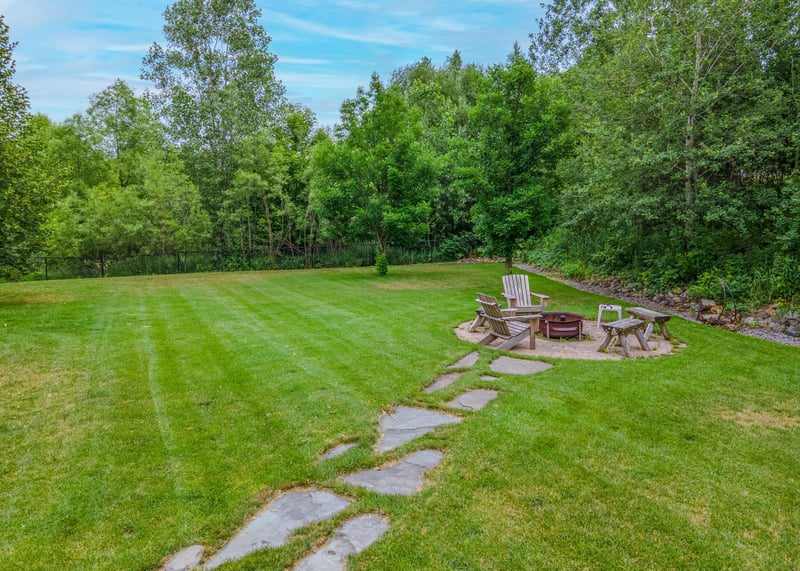 8809 35th Ave N, New Hope, MN 55427