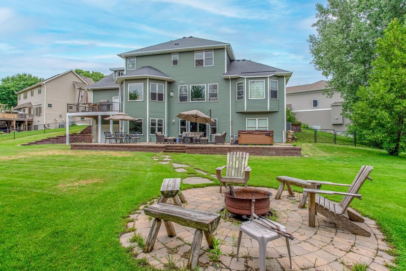 8809 35th Ave N, New Hope, MN 55427