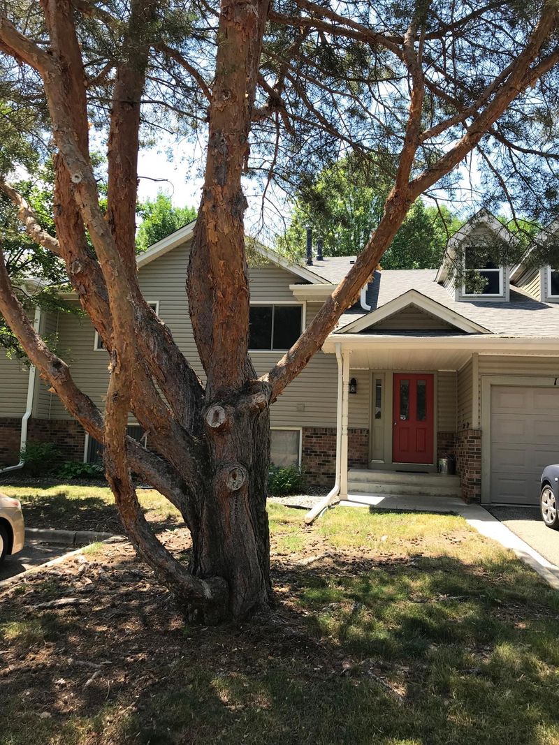 18512 Creeks Bend Dr #22, Minnetonka, MN 55345