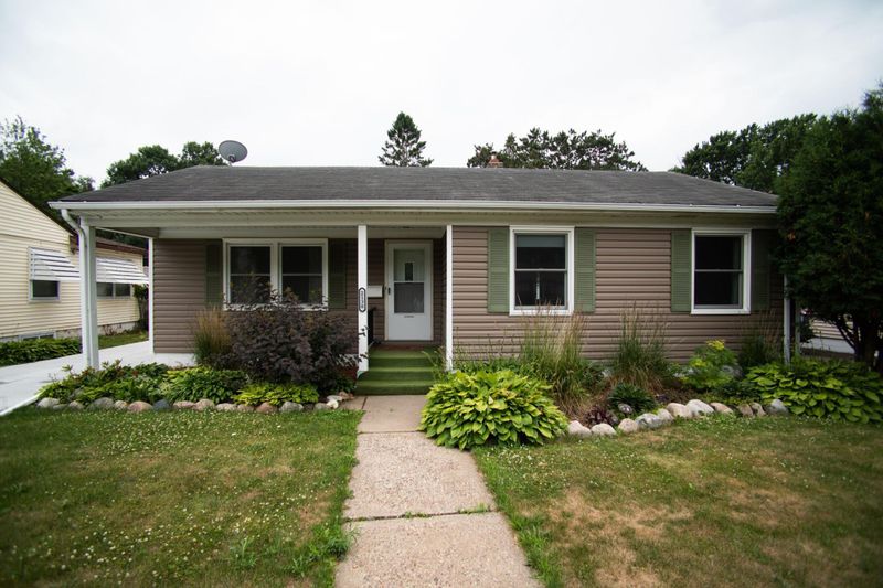 2130 Jessamine Ave E, Saint Paul, MN 55119