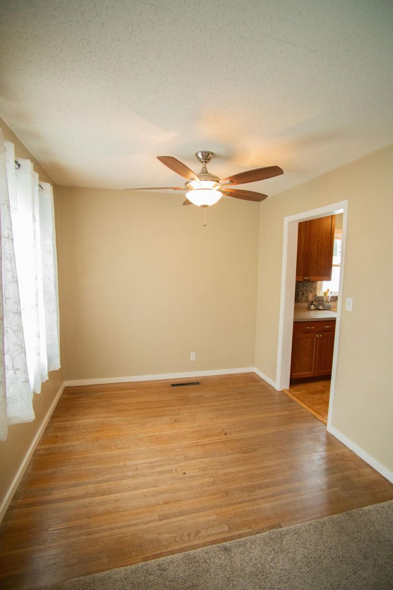 2130 Jessamine Ave E, Saint Paul, MN 55119