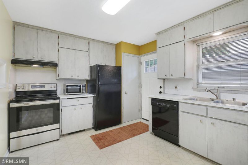 2168 Cedar Ln, Mound, MN 55364