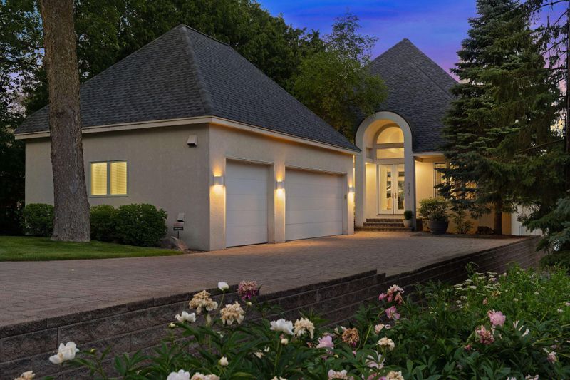 3235 Casco Cir, Wayzata, MN 55391
