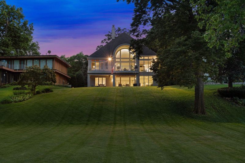 3235 Casco Cir, Wayzata, MN 55391