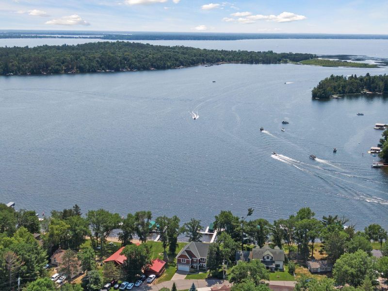 8242 Harold Ln, Nisswa, MN 56468