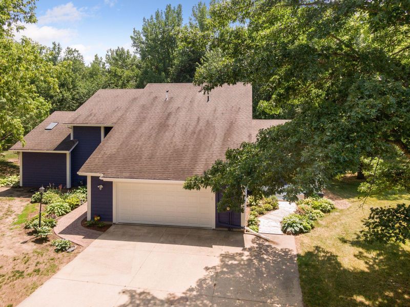 5447 Pinewood Dr, Carver, MN 55315