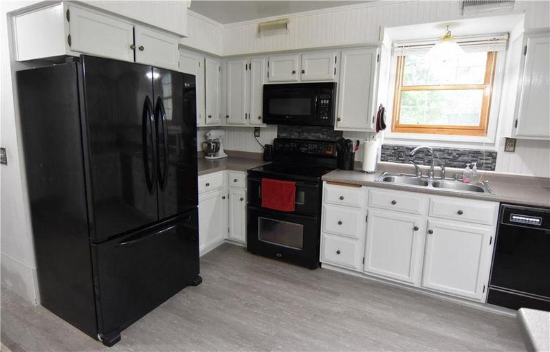 N4701 Oak Rd, Ladysmith, WI 54848