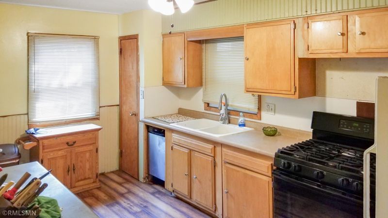 1483 Farrington St, Saint Paul, MN 55117