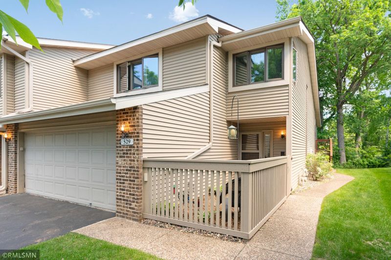 529 Sterling St S, Maplewood, MN 55119