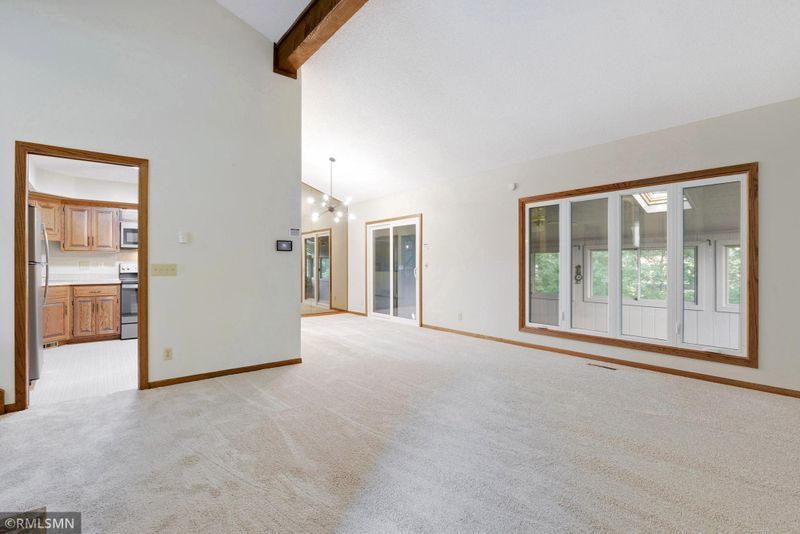 529 Sterling St S, Maplewood, MN 55119