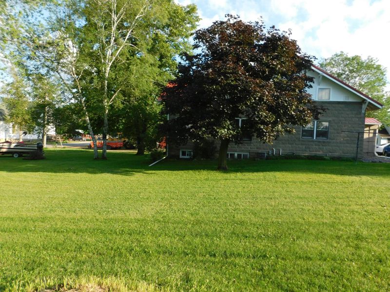 120 N Rice St, Kellogg, MN 55945