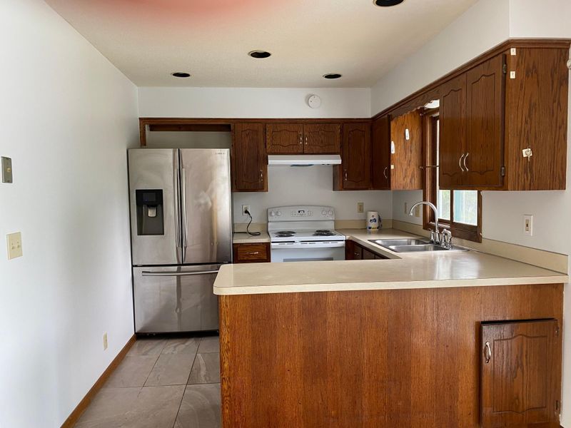 7701 Colfax Ave N, Brooklyn Park, MN 55444