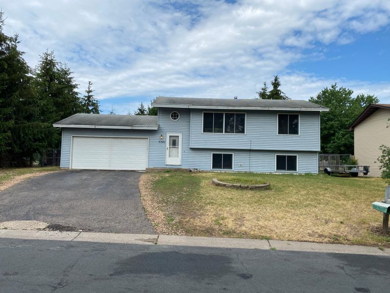 7701 Colfax Ave N, Brooklyn Park, MN 55444