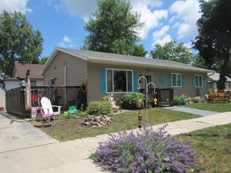 804 11th St, Worthington, MN 56187