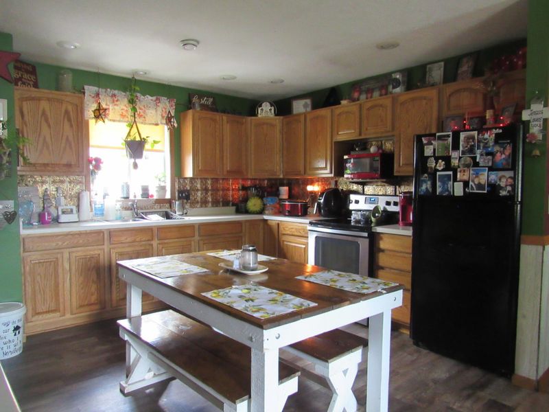 804 11th St, Worthington, MN 56187