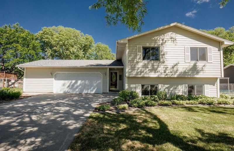 11928 Grouse St NW, Coon Rapids, MN 55448