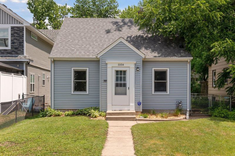 3354 Grimes Ave N, Robbinsdale, MN 55422
